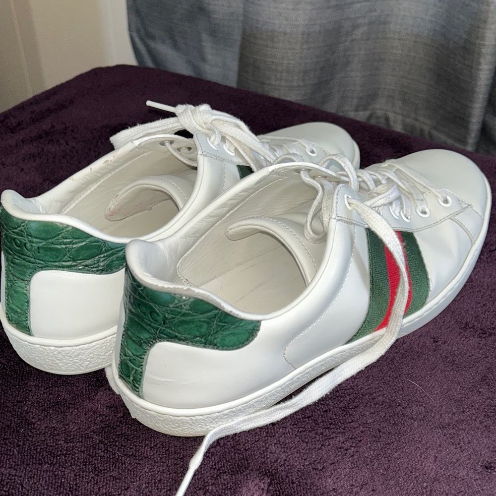 Gucci White Sneakers with Red and Green Stripes - Picture 12 of 12